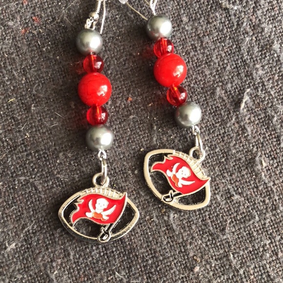 Earrings - Picture 3 of 7